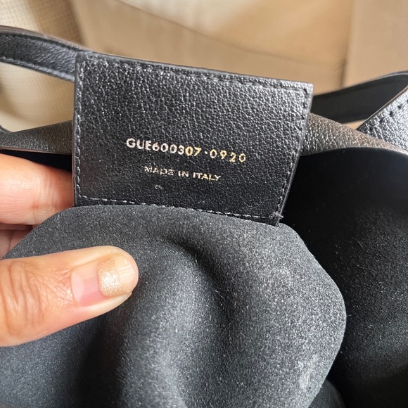 Saint Laurent Toy North/South Black Leather Tote - Picture 8 of 16